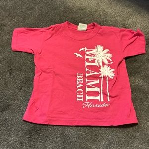 Adorable tee. Runs small. More like a 2-3.